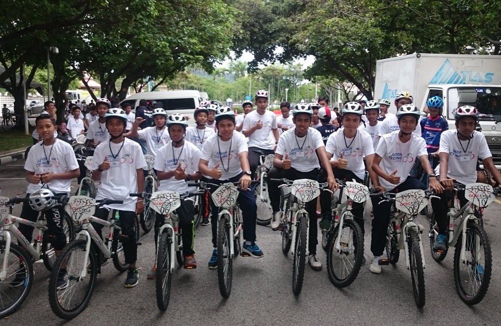 Terbaik Pelumba2 dr SMK Anderson Ipoh #JuniorCyclingMalaysia
<a href="/khairykj/">Khairy Jamaluddin 🇲🇾🌺</a> #pathofchampions 
📷: @juniorcyclingmalaysia