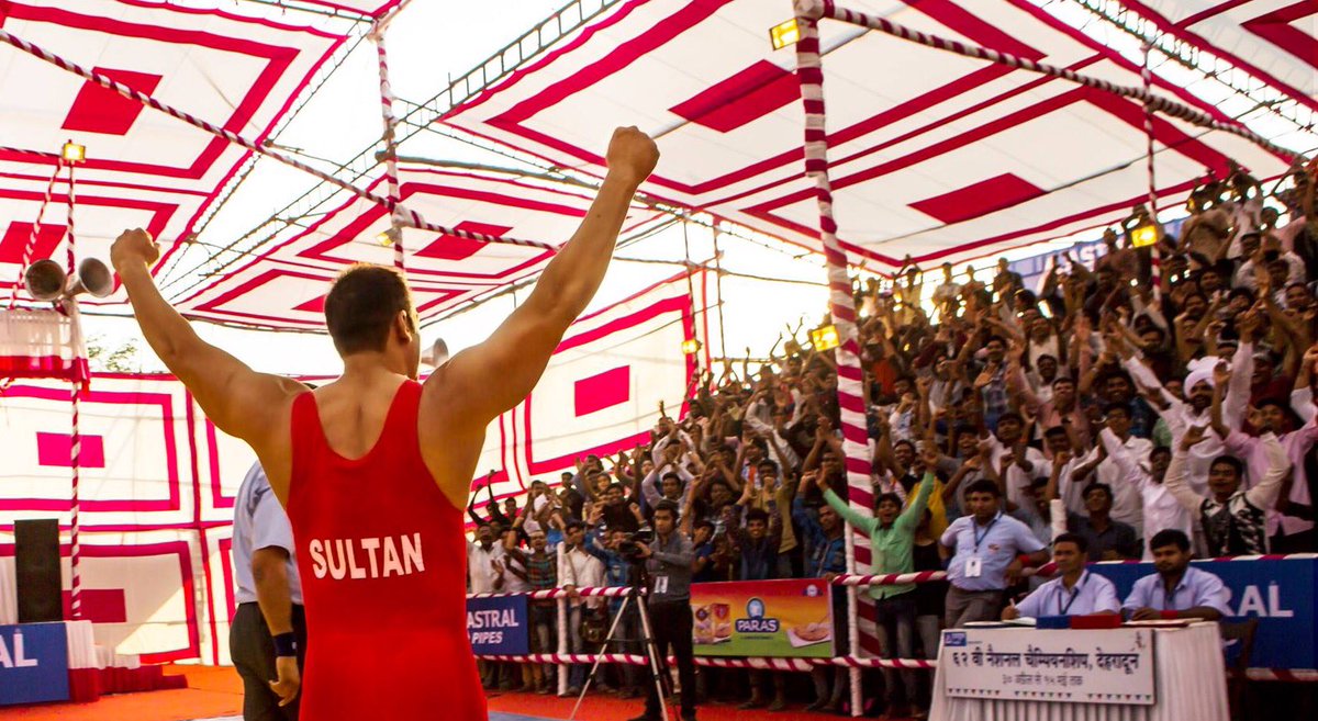 aliabbaszafar's tweet photo. Eid is coming @SultanTheMovie @BeingSalmanKhan @AnushkaSharma https://t.co/qDyTQMZKWt