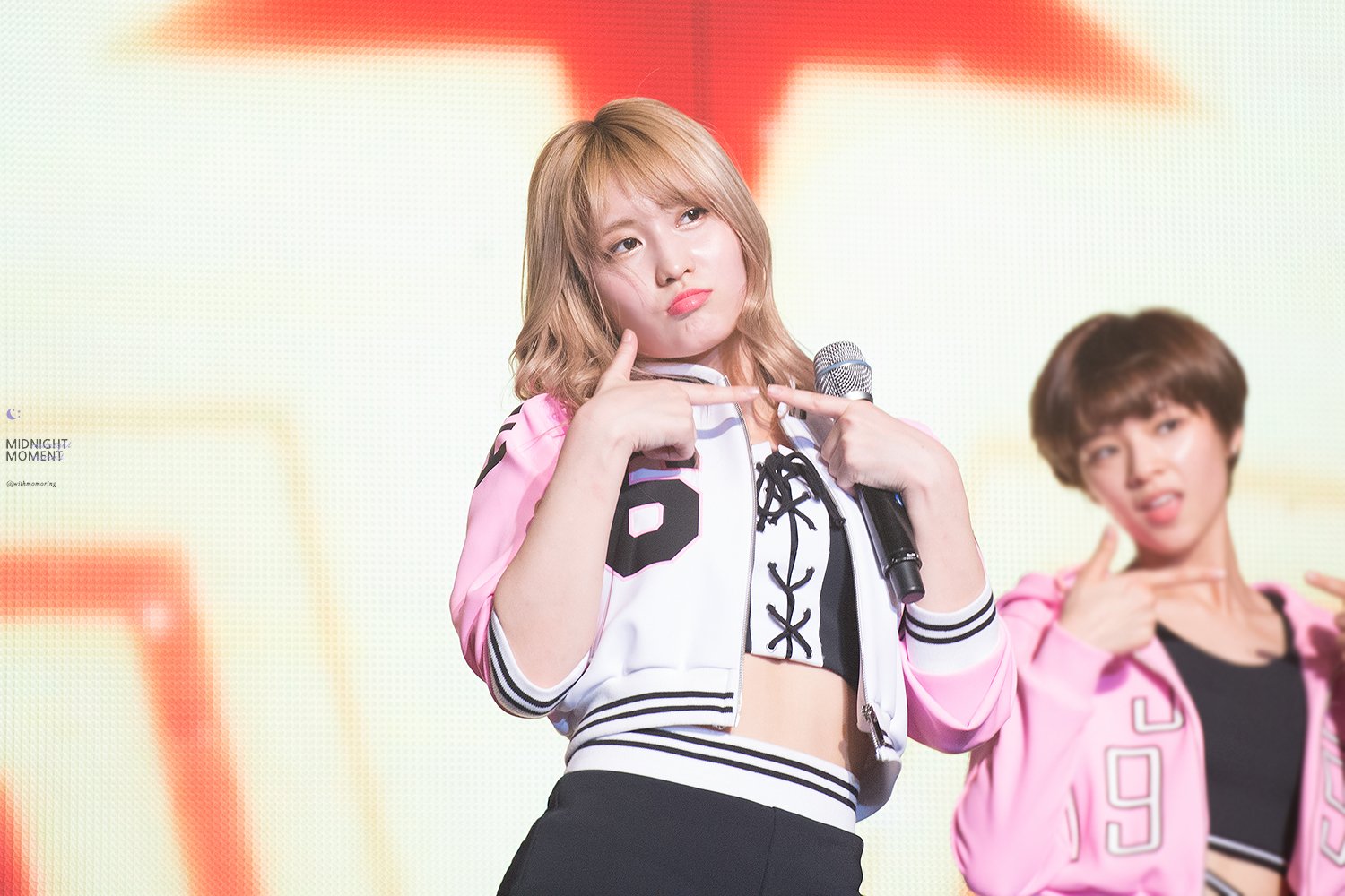 MIDNIGHT MOMENT on Twitter: "[HQ] 160505 SGC 4pic :) #TWICE #MOMO #트와이스