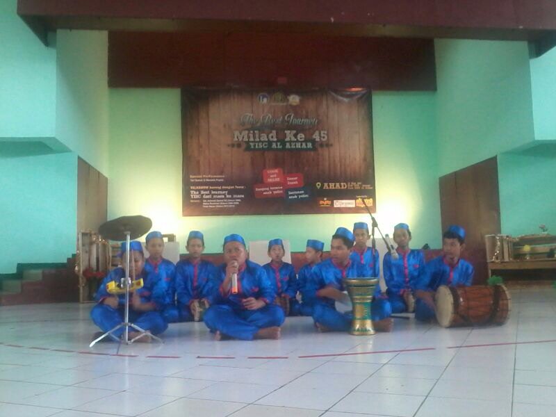 yisc_alazhar's tweet photo. Salah satu perform di Milad YISC ke-45 dari adik-adik PAYISC #TheBestJourney #MiladYISC45th https://t.co/IXh5qo8cea