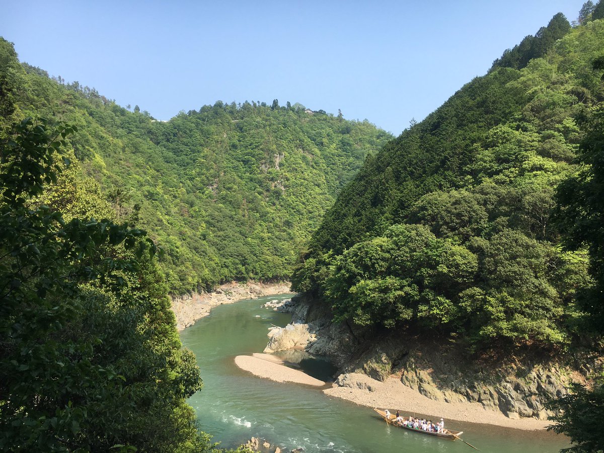 assam_h's tweet image. 五月なのに泳いでる人もいた！