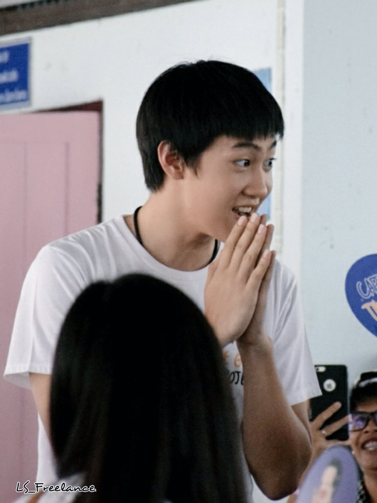 ls_freelance's tweet photo. ขึ้นเวที…เริ่มกิจกรรมแล้วค้าบ
@captain2541 #captainchonlathorn 
#captainthegivingprojects https://t.co/lkc3JGgrTz