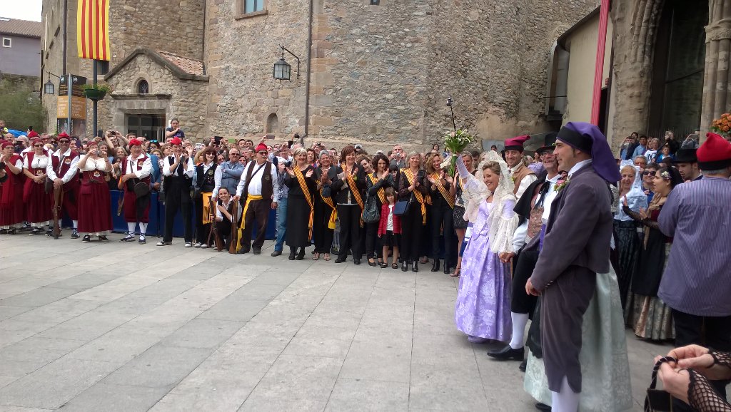 KRLS's tweet photo. Impressionat per la tradició que han sabut mantenir a Ripoll, la Festa de la Llana i Casament a Pagès. Bona feina! https://t.co/TYpAYujbSb