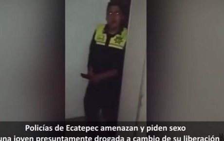 lasillarota's tweet photo. #VIDEO #PorkysEcatepec: Policías de Ecatepec piden sexo a menor a cambio de su liberación  https://t.co/tuyo4nEWhn https://t.co/d7CoXtHuHV