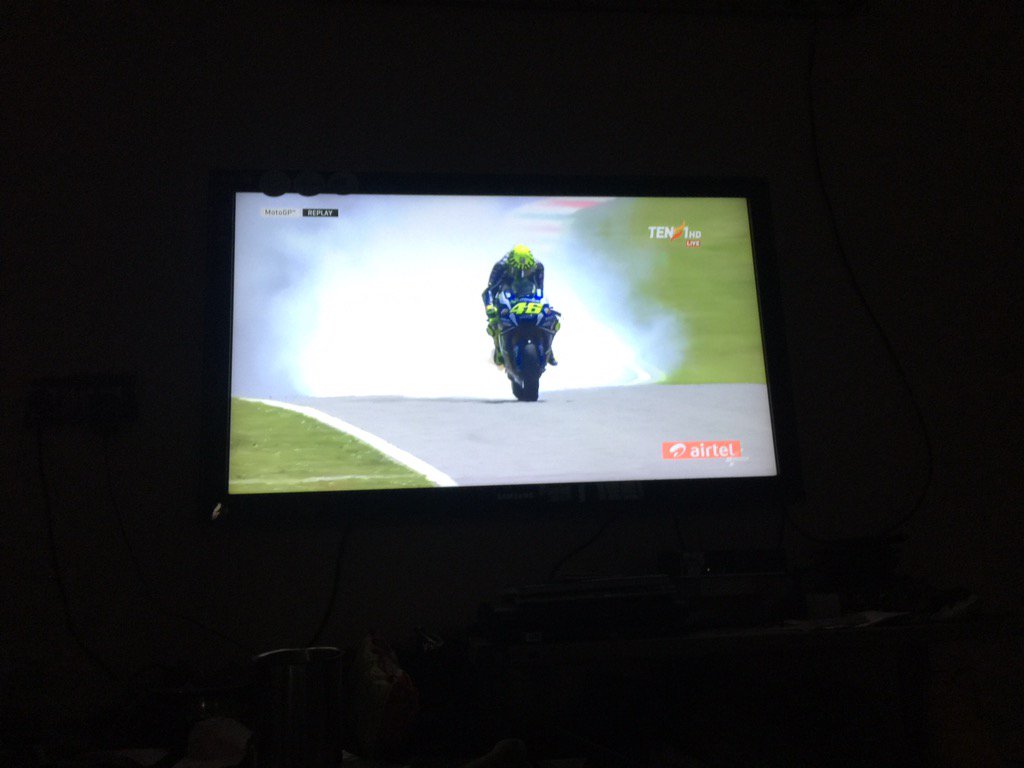 bourne1489's tweet photo. Hard hard luck for @ValeYellow46 #ItalianGP #feelingfurious @MotoGP https://t.co/PIa1LFj8jO