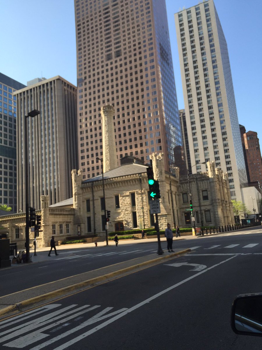 montanertwiter's tweet photo. Buen domingo para todos  #Chicago hasta pronto... https://t.co/Uz9SForct2