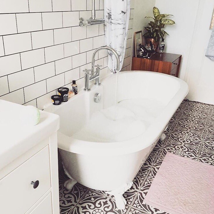 JoHansfordSalon's tweet image. Sunday morning goals courtesy of @kate.lavie 🛁 #lazysunday #pamering #relax #sundaymorning