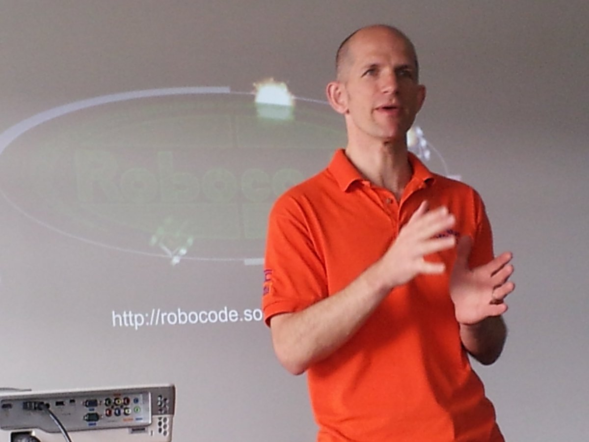 kirsty_burridge's tweet image. #tecademy today is #robocode @swcornwall