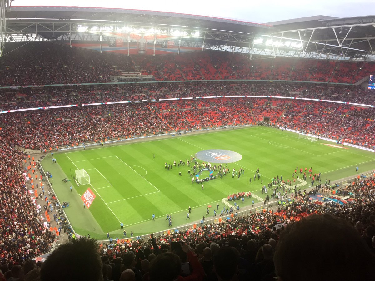 sohanpanesar's tweet image. About time #manutd had another trophy in the cabinet. Still not good enough tho...#PremierLeague #ChampionsLeague!