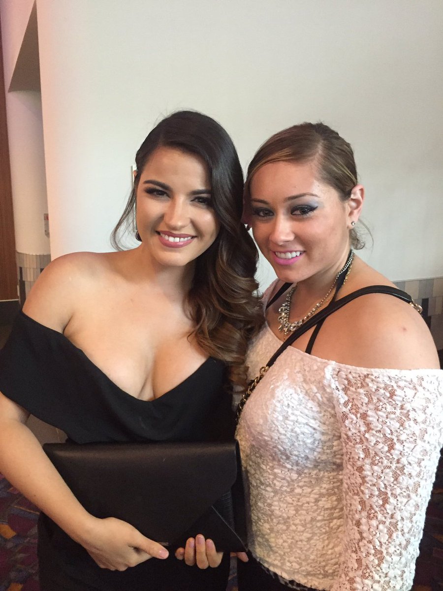 AngelicaOF_'s tweet photo. Gracias por la invitacion mi #angelita @gloriavngs3 me Encanto poder conocer a la bella @MaiteOficial 😍 https://t.co/tOVmz8QYIj