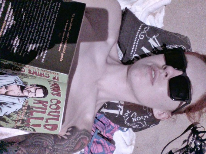 Take me back to the beach!! #summer #beachreading #bestbooks #lovelife #brucecampbellforpresident https://t