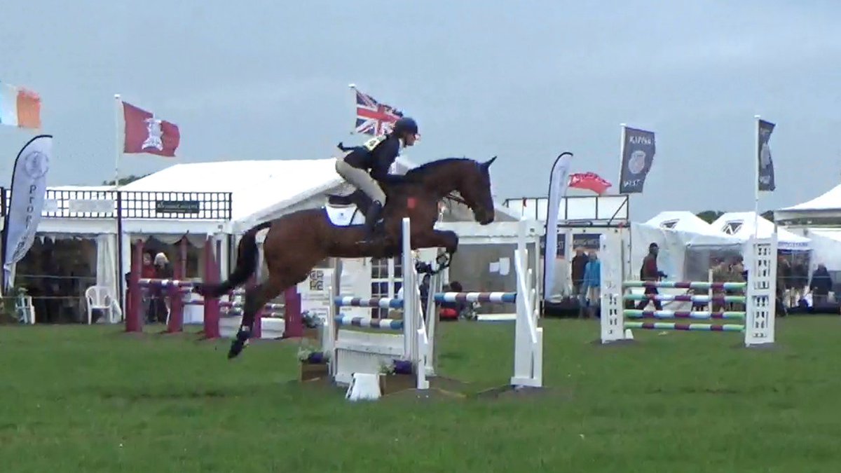 annabelcarthy1's tweet photo. Rockingham ONu18 -  27 (1st after drsg), double clear with 6 time, 5th  #equinemagnetix #FedonTopSpec #diamondr https://t.co/okzJGdLPLK