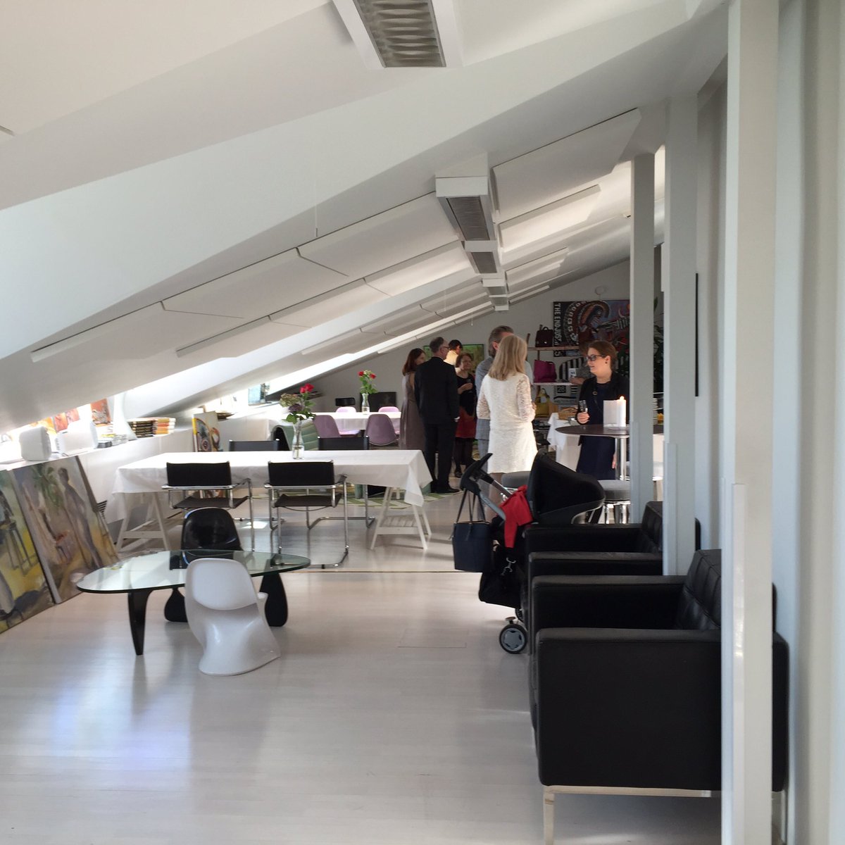 tomtenby's tweet photo. Playing a private gig today at this awesome place @VirgoCohesion :) https://t.co/YV5kLnMuA3