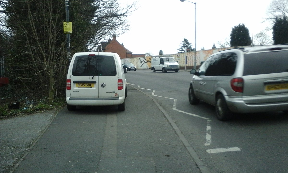 LiveInHope13's tweet photo. just because they CAN .@seanlondonandon blind spot on busy road #stmarysrow #Moseley
standing #pedestrian #crossing https://t.co/sLyWglUUfF