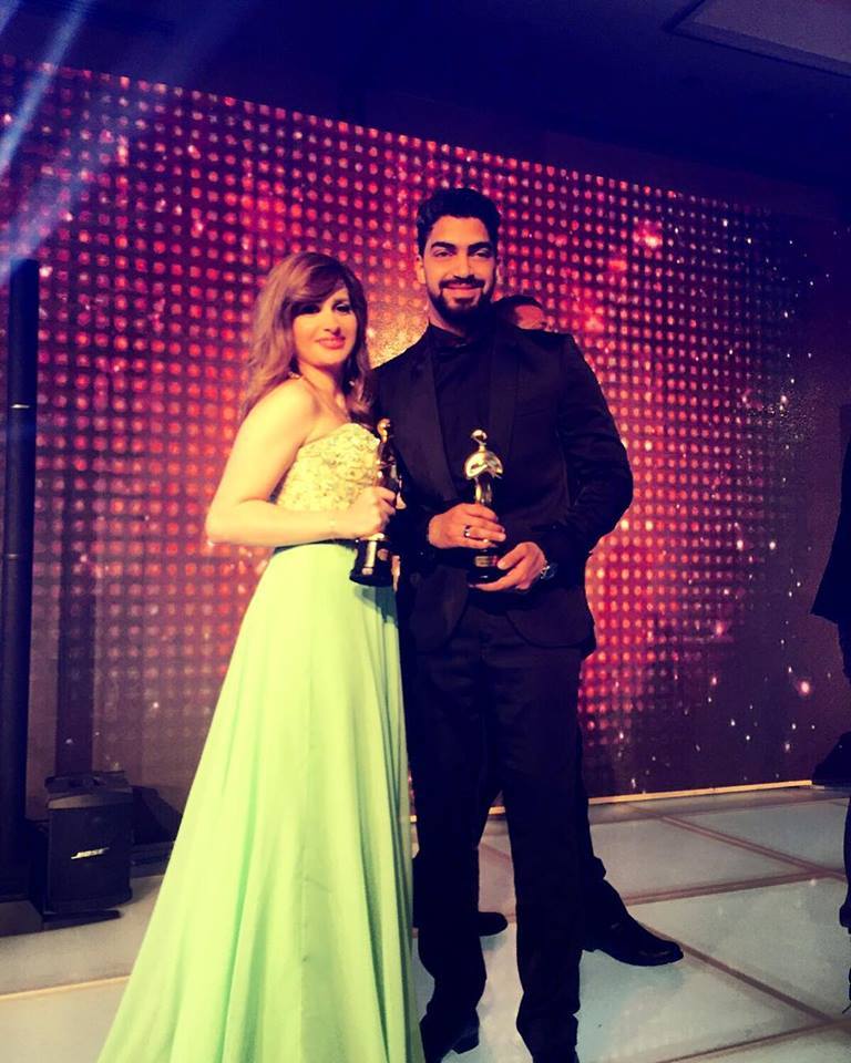 StaracNews_'s tweet photo. #مينا_عطا و #كنزة_مرسلي أثناء تسلمهم جوائز حفل الميما 
#MinaAtta @Mina_Atta_ 
#KenzaMorslie @Kenza_Morsli https://t.co/1b9fdEPhNb