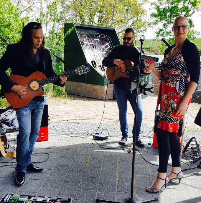 Was een leuk optreden in Hoedekenskerke!
Goede sfeer met <a href="/RemkoGuitar/">Remko Willems</a>