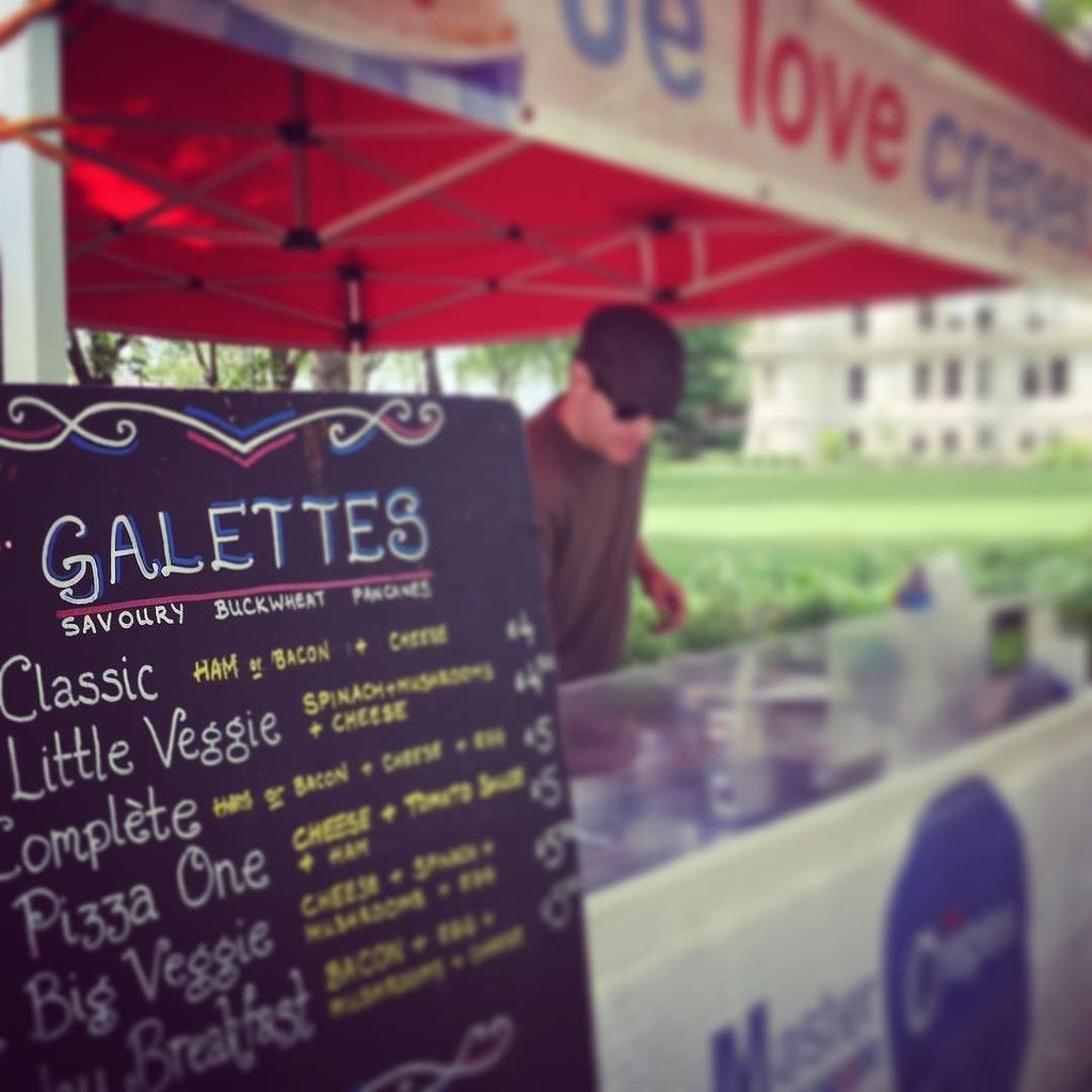 inntemplegarden's tweet image. Mathieu will be here all day serving his delicious crepes! #welovecrepes #mastercrepes #ch… ift.tt/25fUSfa