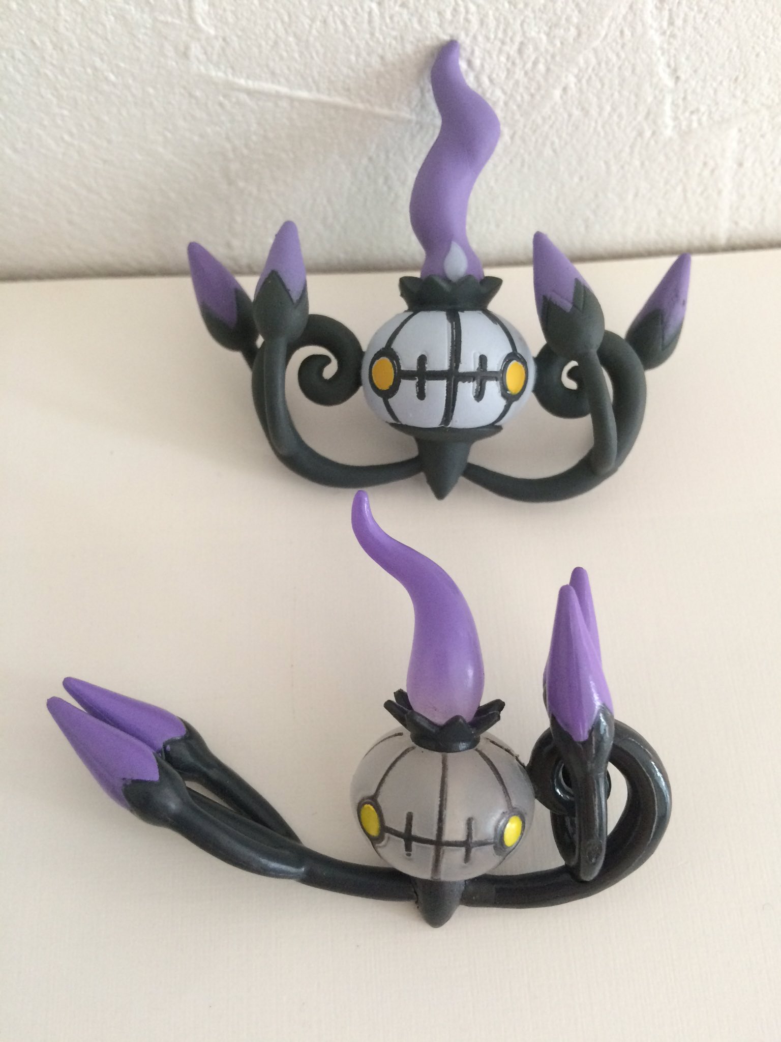 虹花 クリッピングフィギュアbw3のシャンデラ 先程のウルガモスと同じく 若干小さい気もしますが クリアパーツを使用しているという点では とてもいい感じ 40分の1スケールのポケモン フィギュア探して立体ポケモン図鑑補完しようぜ