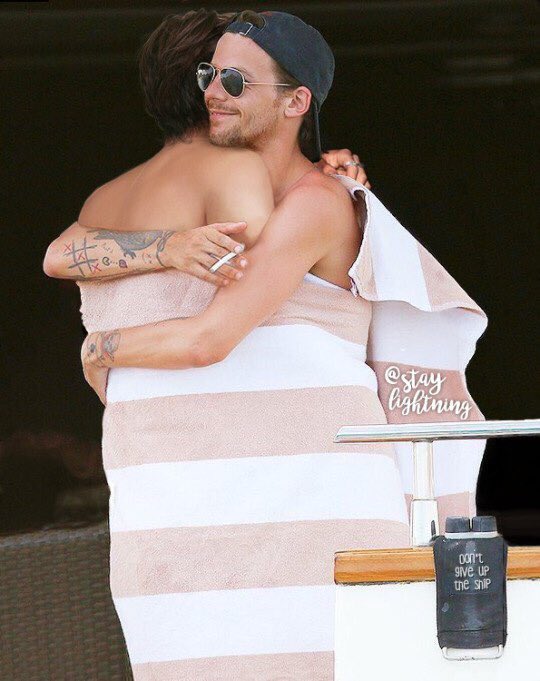 NoControlMari's tweet image. Наконец-то мы может видел оригинал фотографий с яхты
#ВижнФолловитВанду