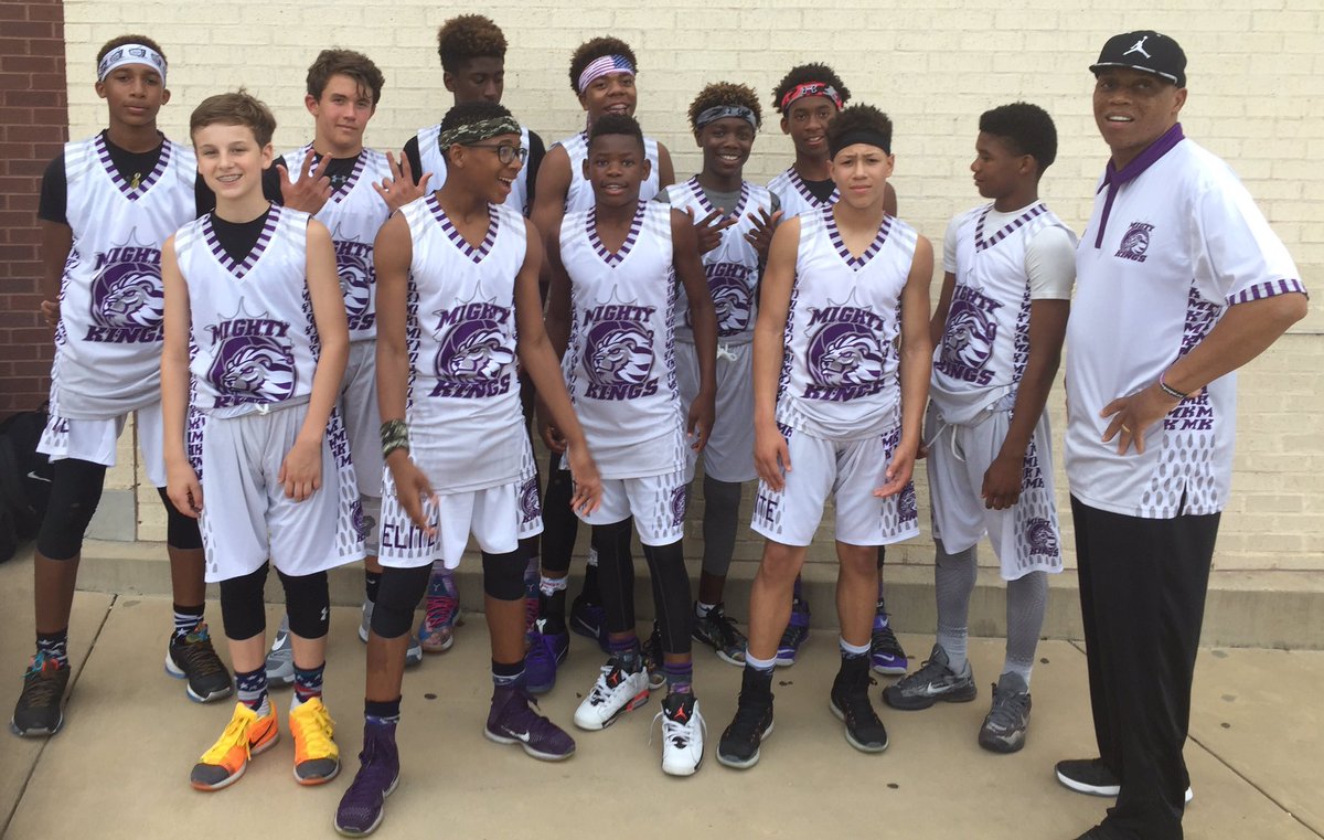 mightykings44's tweet photo. @bballuniforms Mighty Kings looking Mighty Good!! https://t.co/0JoC71rQBb