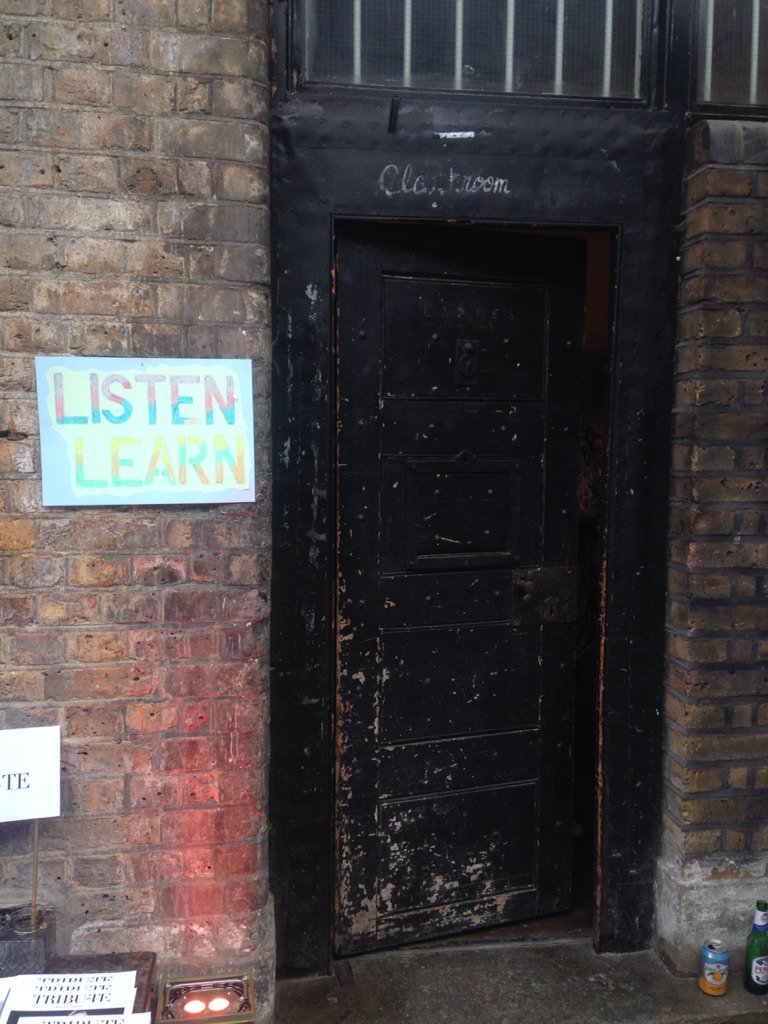 colourworlduk's tweet image. Have you been into our #ListenLearn room yet? Knock Knock.. #CWUK16