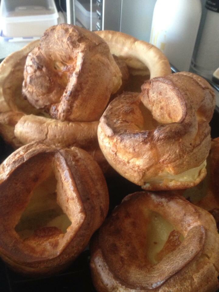 yeoldeblack1's tweet photo. Join us for Sunday Roasts 12 - 8pm call 01273 300491 for bookings https://t.co/vtCjmlsjoy