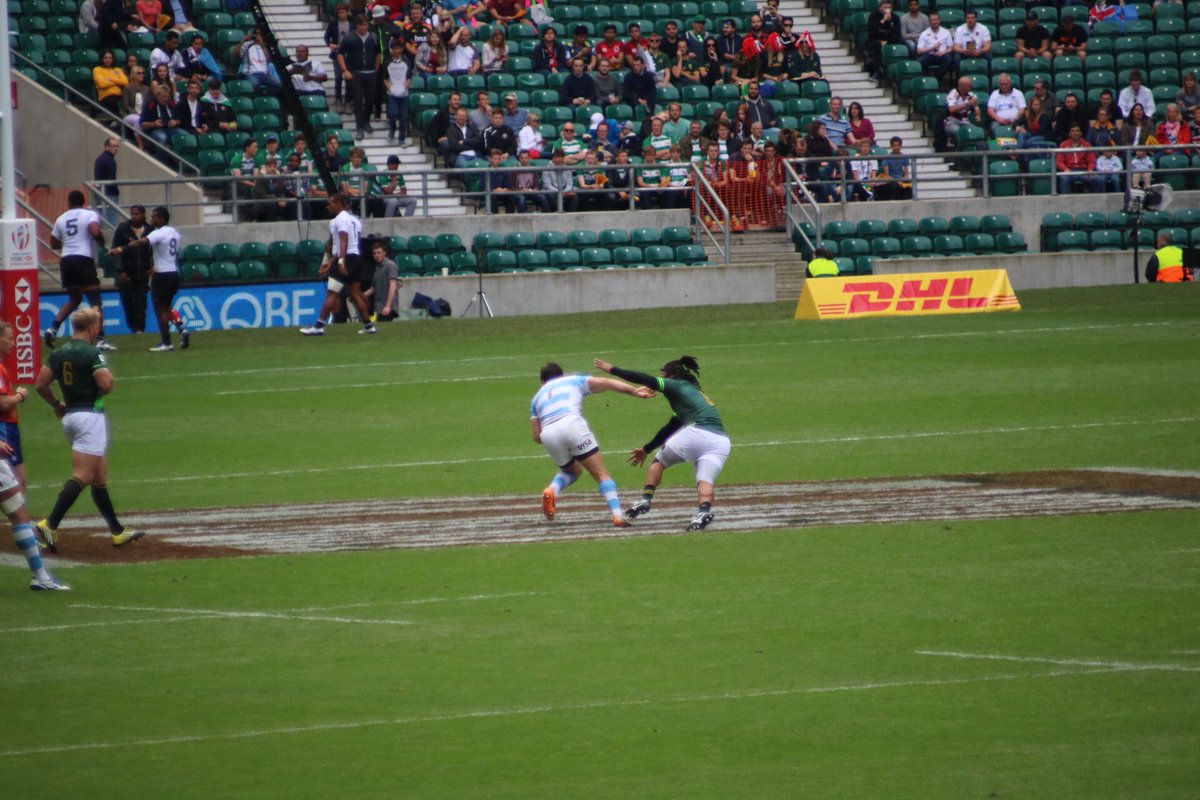 SkiEd95's tweet photo. #London7s Quarter final 1:SA edge Argentina 21-19 after seeing out squeaky bum time with 6 men at the final whistle https://t.co/5kyiXxfRER