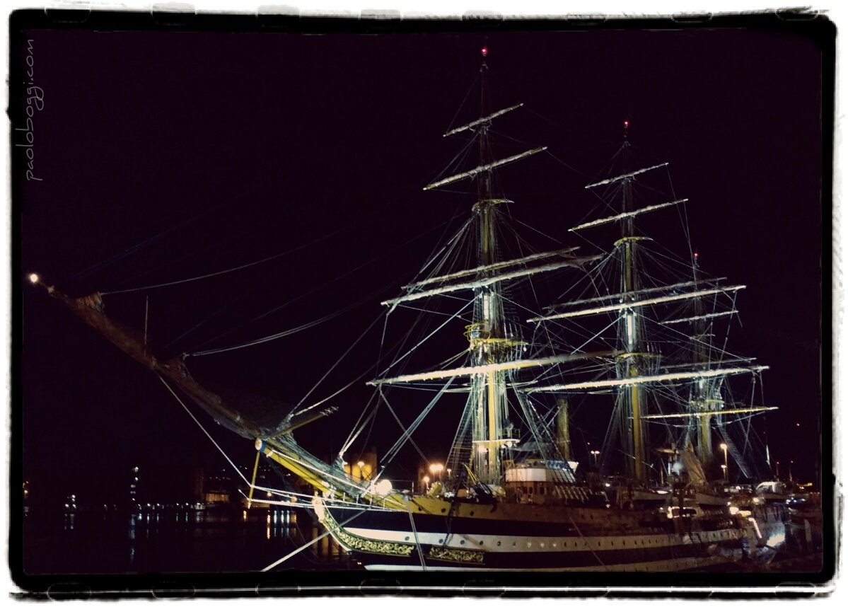 palli2574's tweet photo. La storia della Marina Militare nel porto antico di #Ancona #AmerigoVespucci https://t.co/Mtix3Tf0nQ