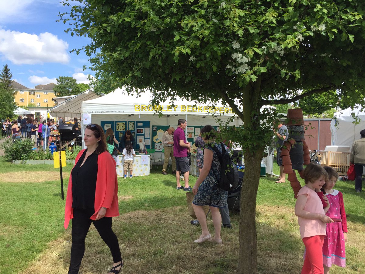 jameskentdeakin's tweet photo. Sydenham allotments open day. Simply wonderful. #lovesydenham https://t.co/nYAb3hJ6Oh