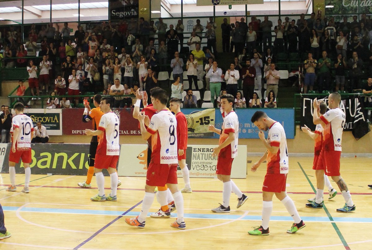 SegoviaFutsal's tweet photo. Al Naturpellet Segovia se le escapa el sueño de colarse  en Primera - https://t.co/0qultlE44i https://t.co/bJypvYGP6n