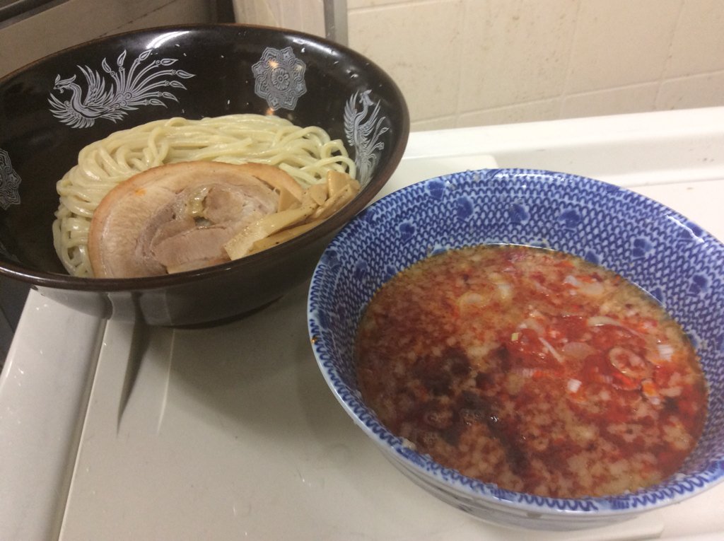 O Xrhsths ぼすや大宮 Sto Twitter 明日の月曜日からぼすや大宮店でも海老辛つけ麺が食べられます 東大宮本店ではかなりの人気メニューですので海老好きな方辛いの好きな方是非お試し下さいませ 尚 辛さの調節などは出来ませんのでご了承下さい