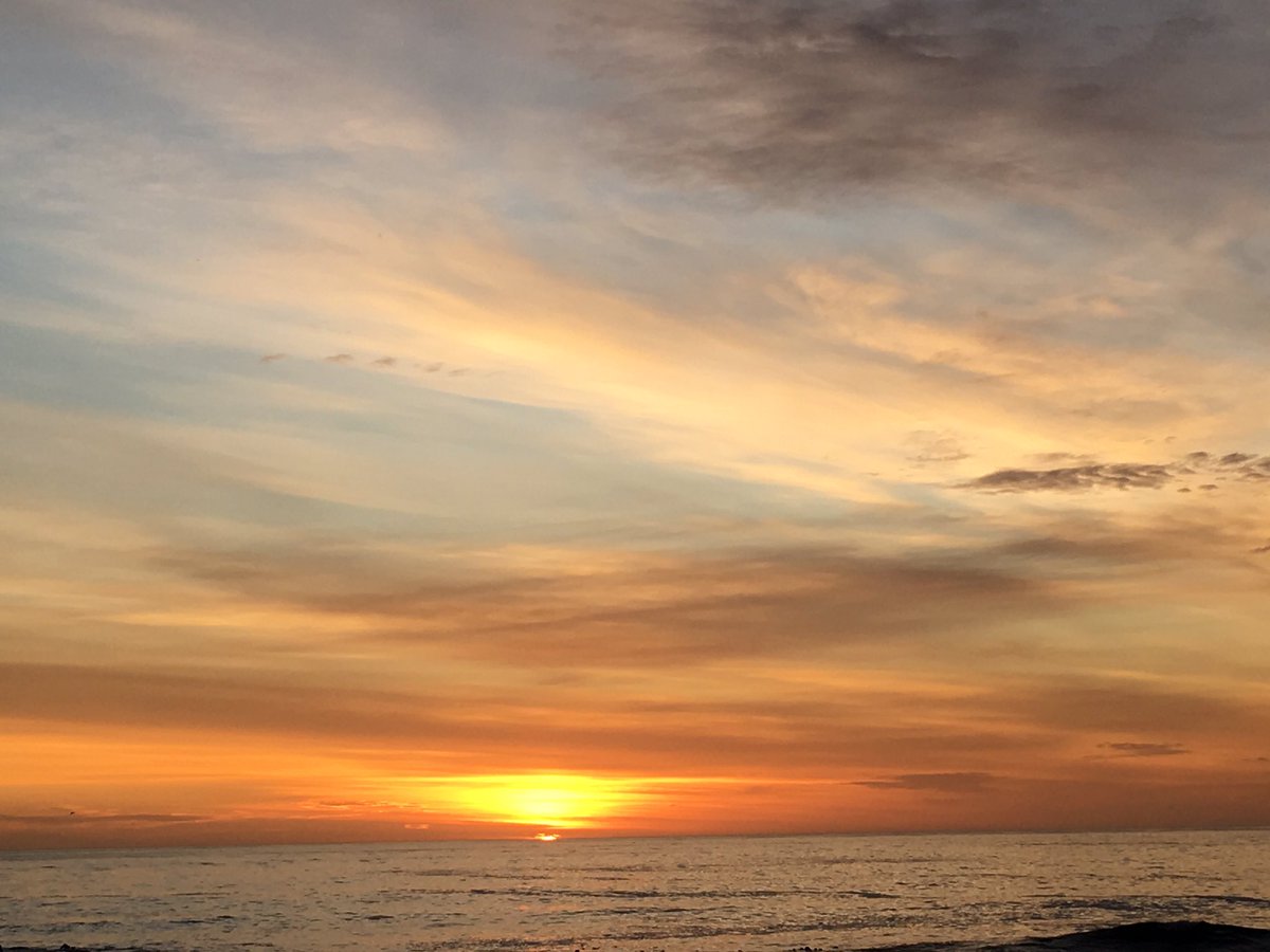 chandni_sinha's tweet photo. Last #Captonian #Sunset...only until next time! #CapeTown Ll be back soon ! #SouthAfrica #TravelStory https://t.co/gDRxqfHLMv