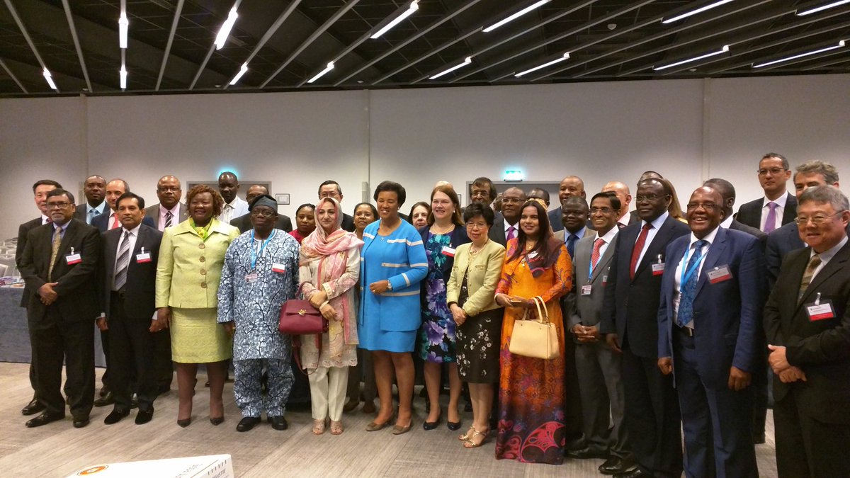 Wider shot at Commonwealth Ministers of #Health #CHMM meeting at #WHA69. There are some men after all.....