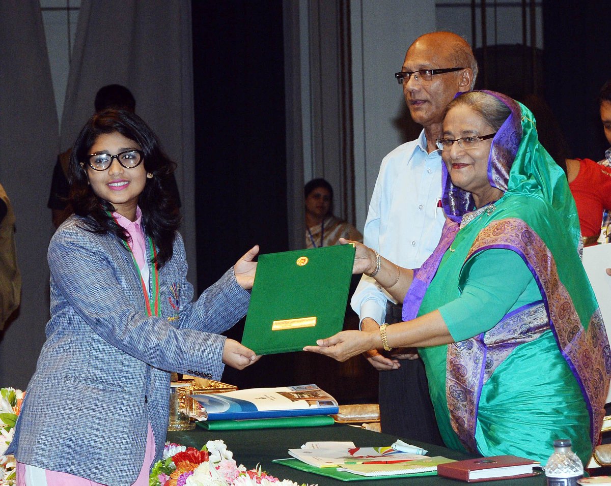 albd1971's tweet photo. Future of #Bangladesh is right in front of me. And it is indeed bright: HPM #SheikhHasina tells awardee students https://t.co/WOOO9gN2kh