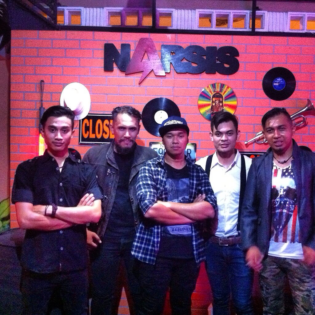 Band papan atas di Aceh INVERNO eksis di photo booth NARSIS