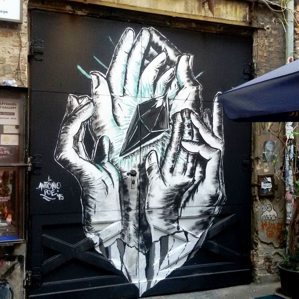 StArtEverywhere's tweet photo. #AntonioPoe #streetart #streetartberlin #Berlin #Art  #urbanart #hackischermarkt by _street_art_berlin_ https://t.co/stbyjCtbZp