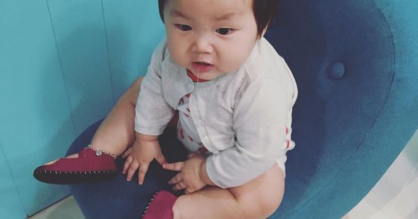 roofingchild's tweet photo. #Fabulous Furniture : #Mini chair mini me. #plsignorethe蚕丝saliva . . . #minisofa #minicha… https://t.co/M3FNKSIruK https://t.co/cdJ25jZBFr
