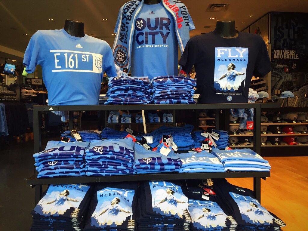 Lo_Lipari's tweet photo. 21.05 NYC After #ParisFootballWeek Welcome #NewYorkSoccerWeek LastGame #Zlatan #PSG 💪 Expérience #MLS #NYDerby ⚽️🇺🇸👍 https://t.co/LYk9X7TnV5