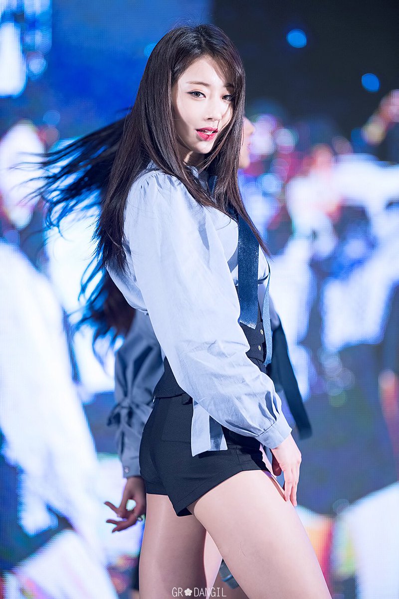 GRdangil's tweet image. 160511 세종대학교 축제
#나인뮤지스 #경리(@ICE_Gang)

goo.gl/Gch0xZ