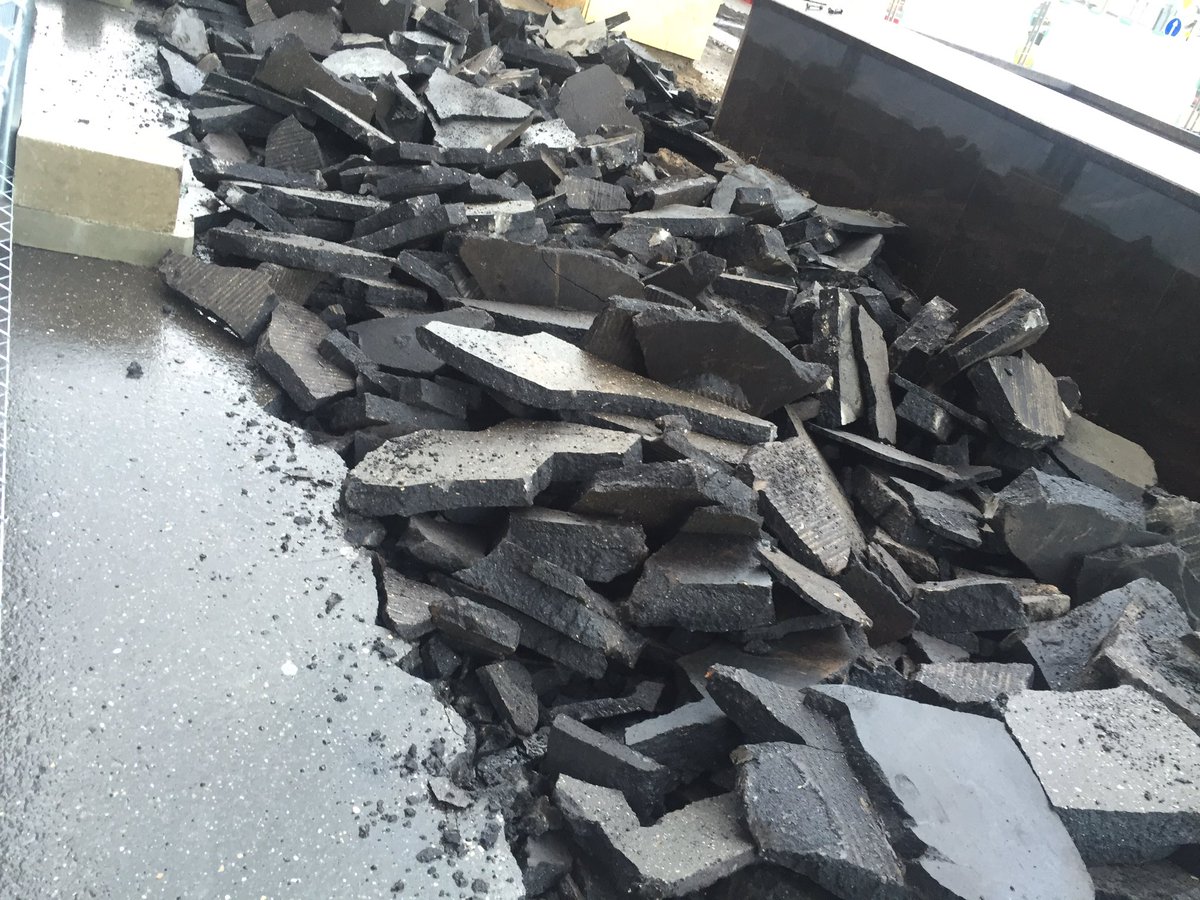 ddb1's tweet image. Бедная Тверская. За что ей это