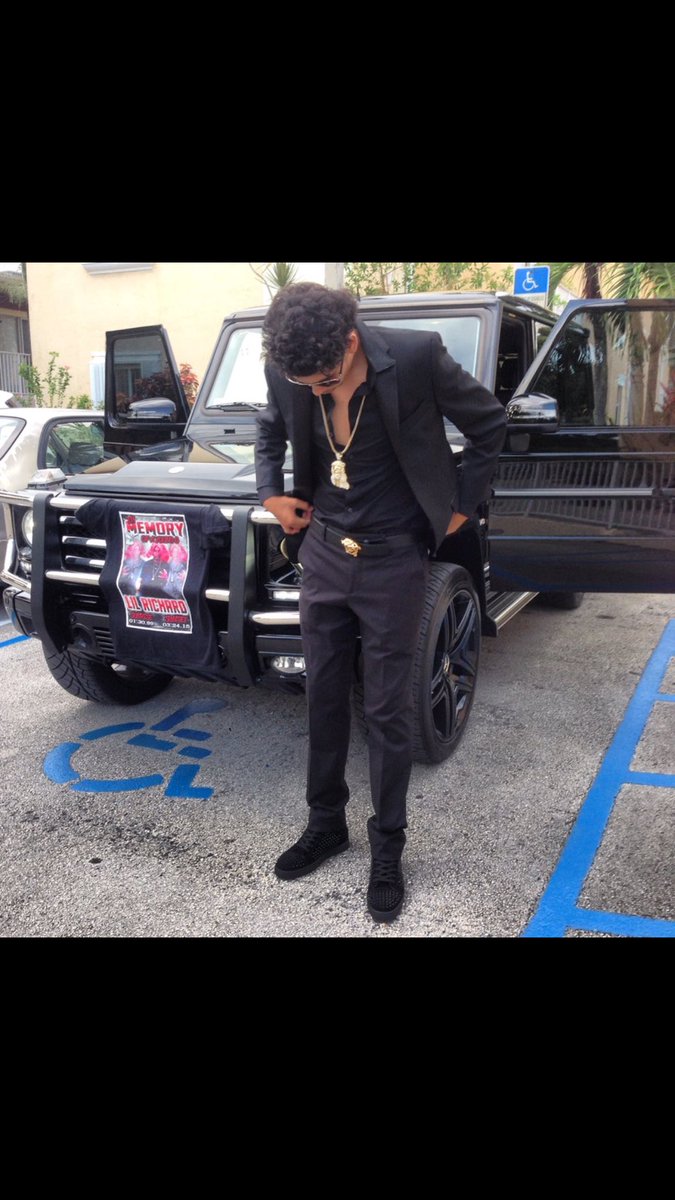 Miami2K17Prom's tweet photo. FLYYY 🤑😍💸 #BookerT https://t.co/0V385rw5y8