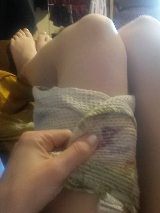 Running my first half marathon on Saturday and my hamstring ain't happy 😢 #runningproblems https://t<a href="/tag/runningproblems"class="tags"><span>#runningproblems</span></a>