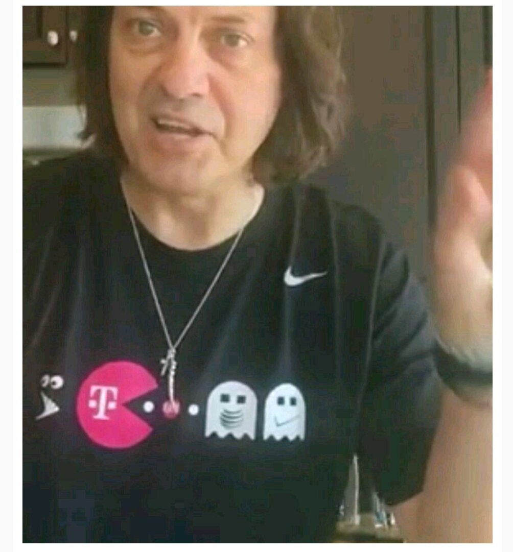 dancislv's tweet photo. @JohnLegere. T-Mobile manager-when we can we make these uniform? Send me one please (off the clock use)? https://t.co/xmmrEYhmC3