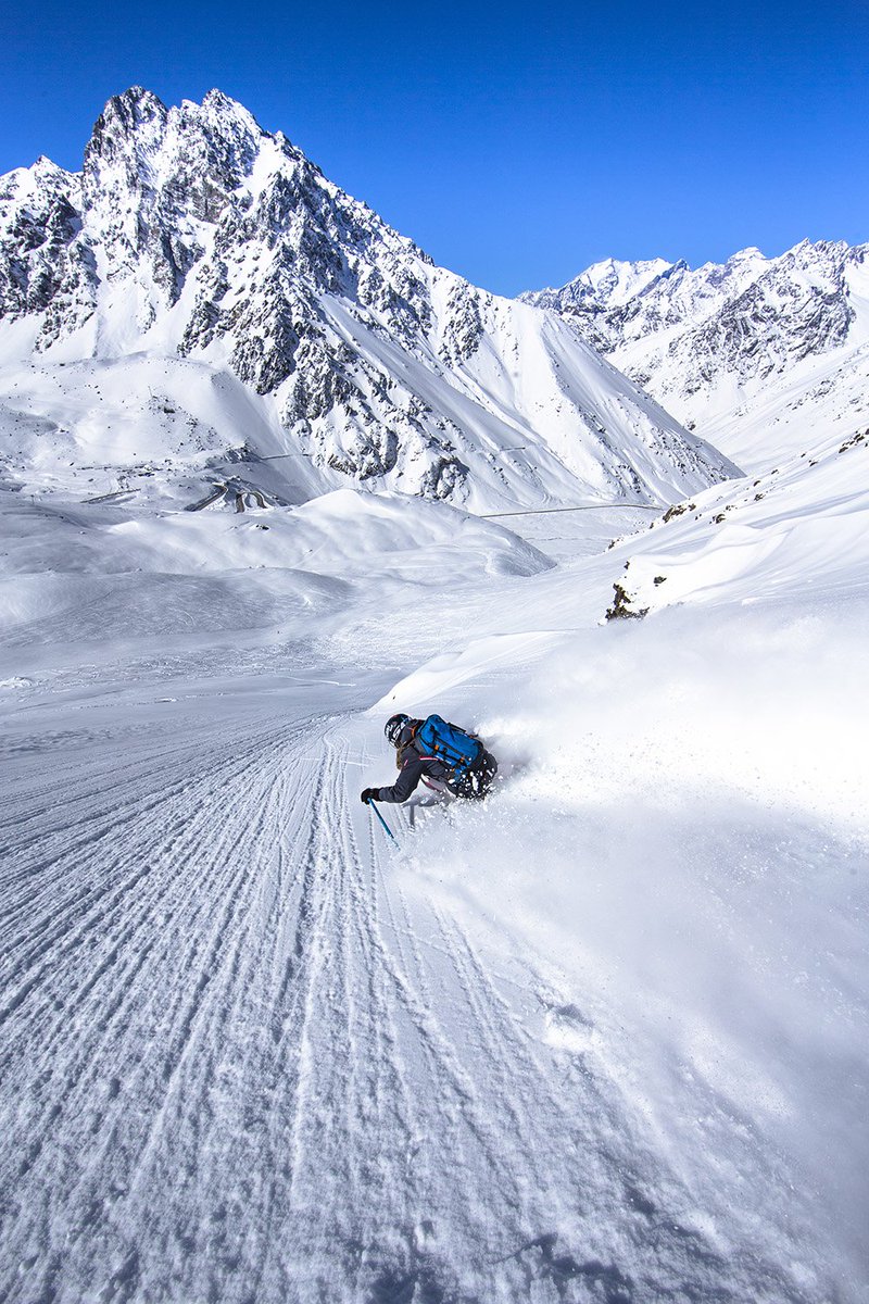 Want to ski in Chile? <a href="/jessmcmillan/">jessmcmillan</a>   is coaching two camps this summer, JOIN HER!  --> ow.ly/CJ7e300lmgf