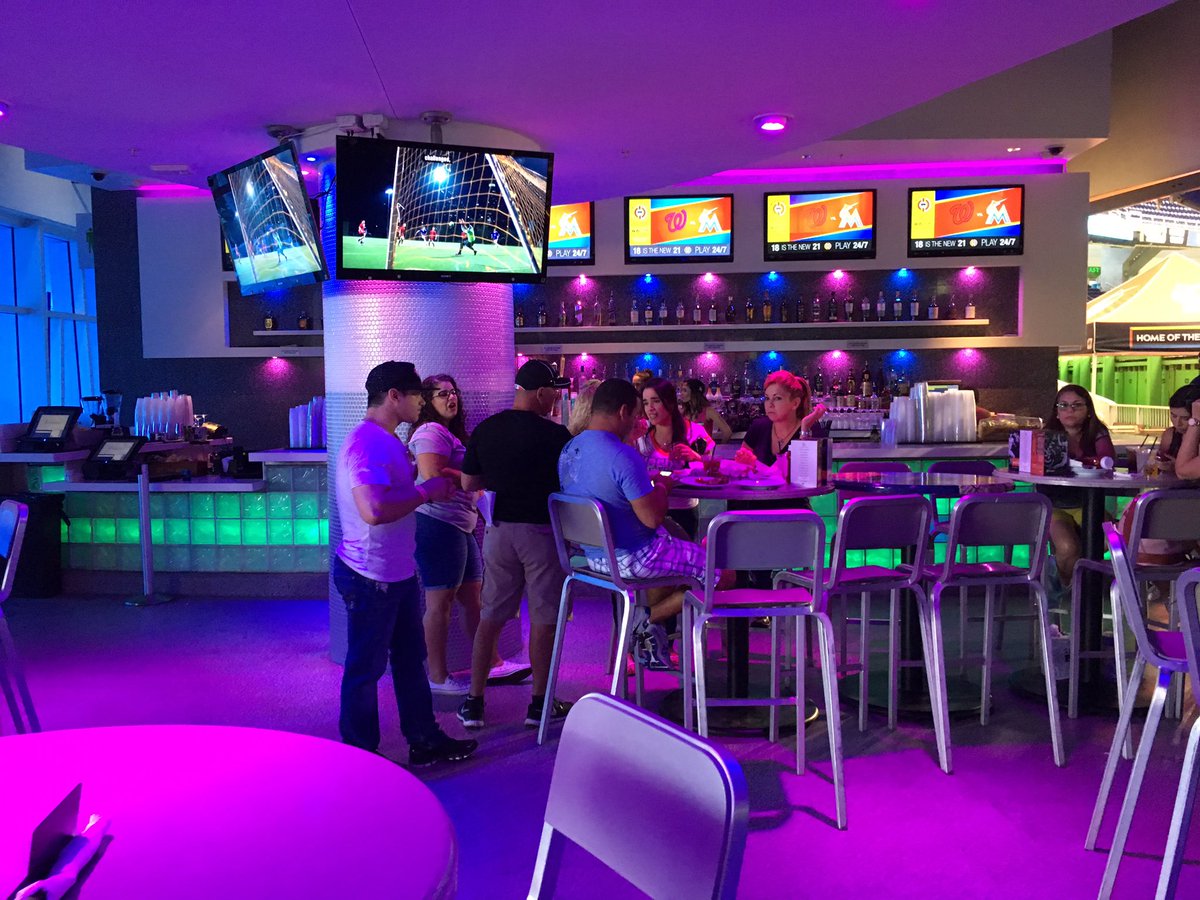 SportsBucketLst's tweet photo. Marlins Park was great! https://t.co/XcHlE9XtbT