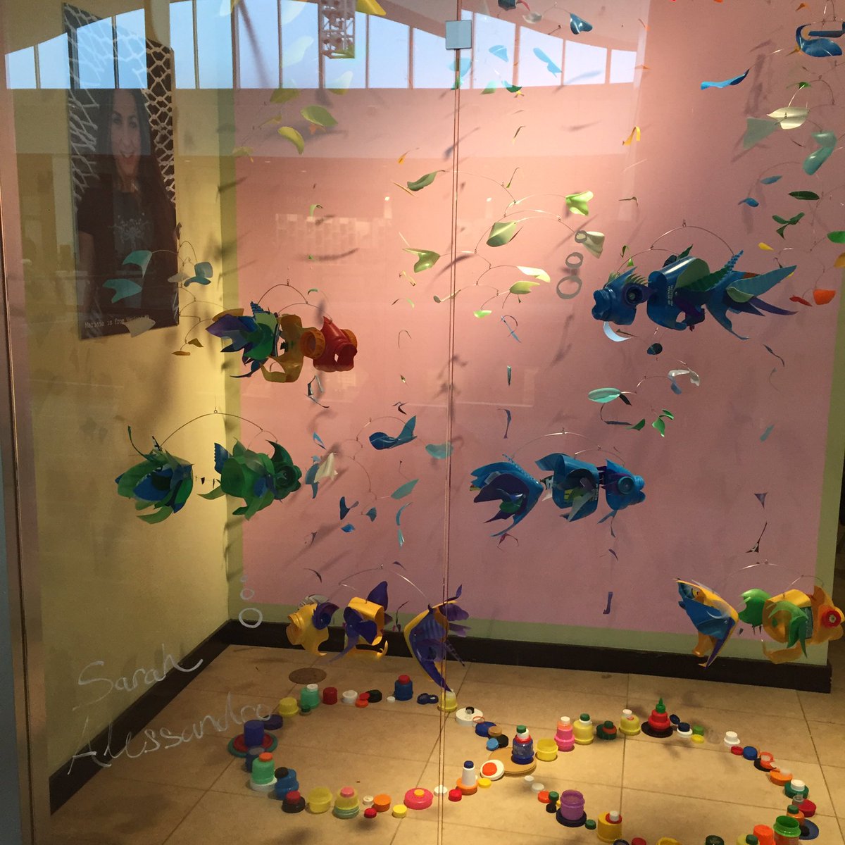 warrenschoolart's tweet photo. Check out some bottle cap art I saw at the Natick Mall!  I was excited to see a prof. artist working in this medium. https://t.co/PgQRl1ob5K