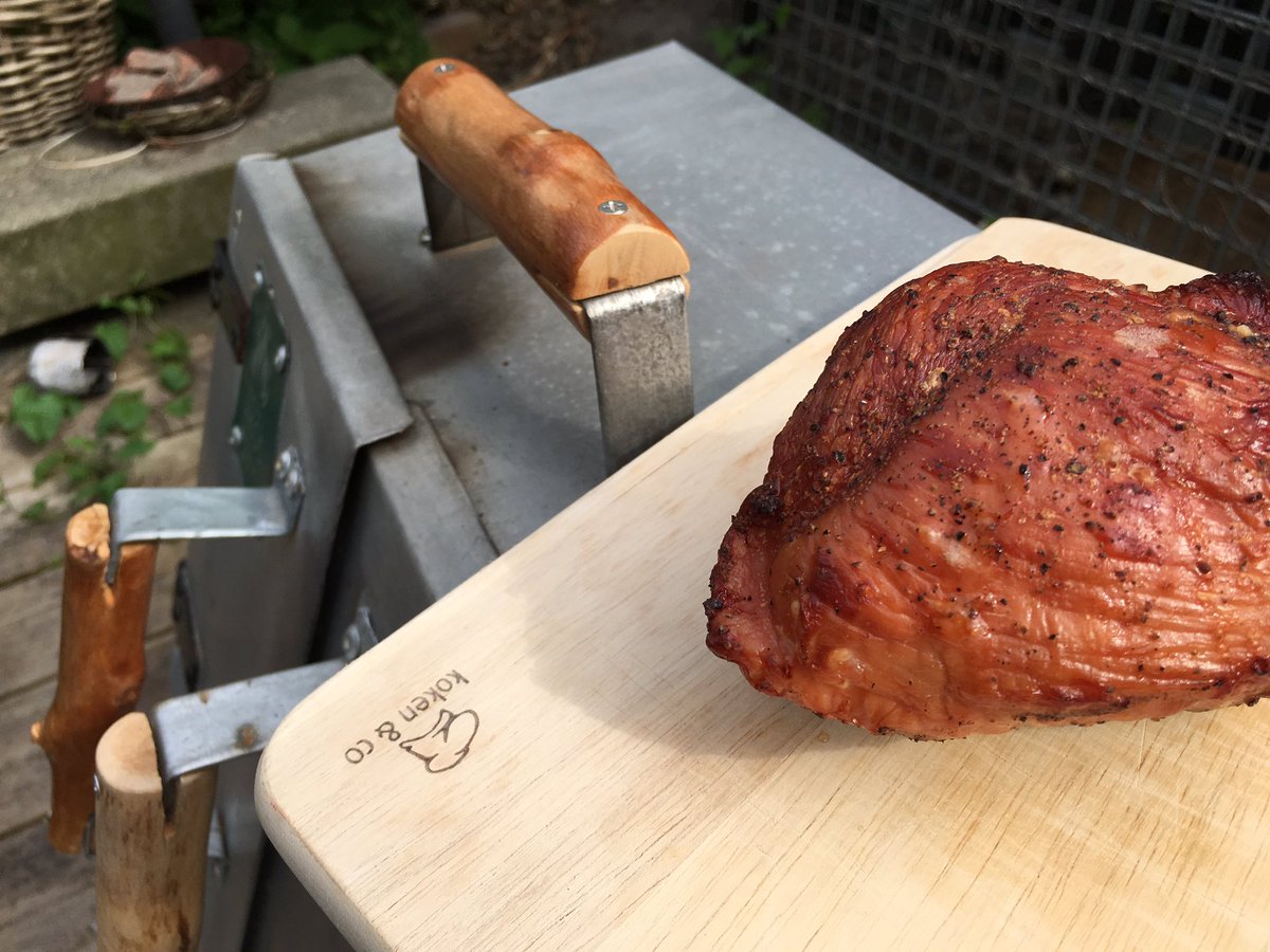 BbqOven's tweet photo. Lekkere beenham voor op broodjes. https://t.co/lRGPzaEgfK