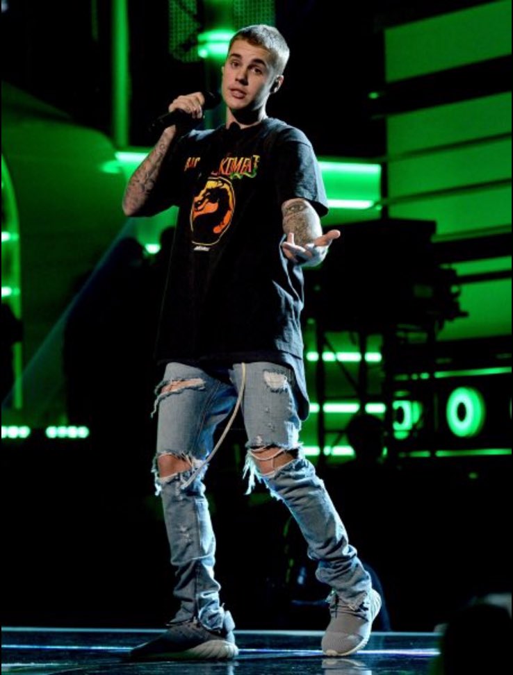 AsiaPop40's tweet image. Can't wait to see @justinbieber perform at the #BillboardMusicAwards ⁉️ 
Neither can we‼️😬 #JustinBieber 💕