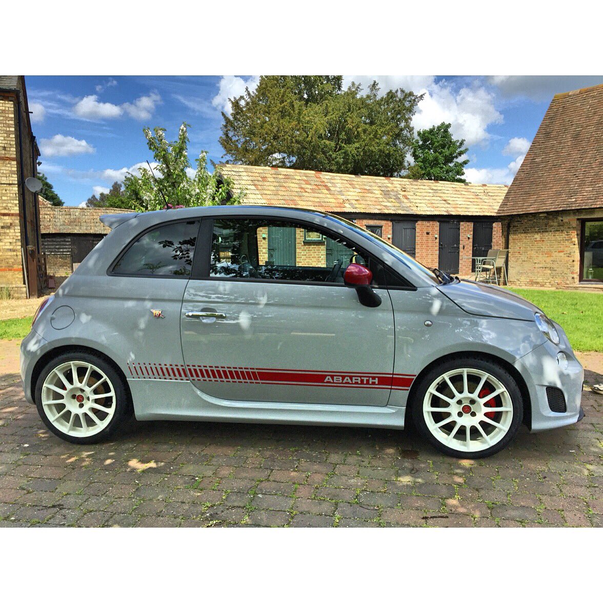 gavoo7's tweet photo. Wax on/wax off #karatekid #abarth @AbarthUK @abarth https://t.co/ICCkJlXQGQ
