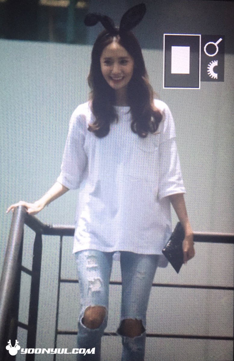 [PIC][22-05-2016]YoonA tham dự "YOONA ♥ BIRTHDAY PARTY" tại SM COEX vào tối nay CjEI34-UgAEcBnP